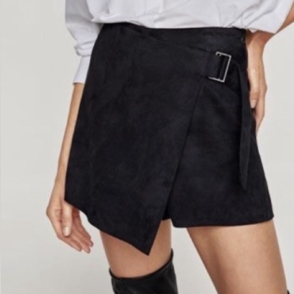 Zara Faux Suede Black Skort Size L